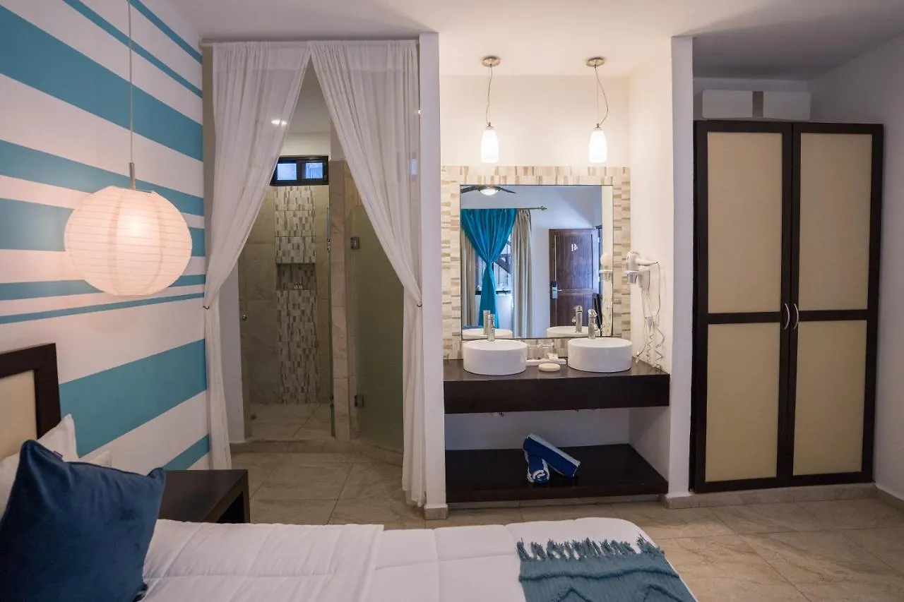 ****  Posada Mariposa Boutique Hotel - 5Th Avenue Playa del Carmen Mexiko