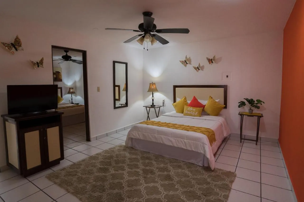 Posada Mariposa Boutique Hotel - 5Th Avenue Плая-дель-Кармен 4*,